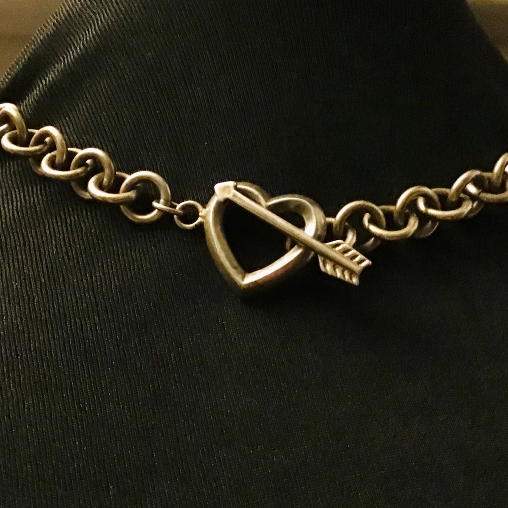 🩵TIFFANY & CO🩵1984VINTAGE SILVER HOLLOW HEART & ARROW NECKLACE🩵FULL INCLUSION - Picture 2 of 15